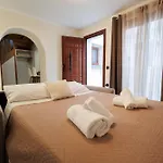Case de vacanță Hidden Petra Luxury